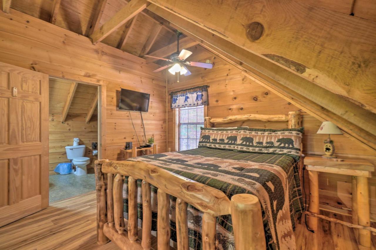 Sevierville Sanctuary Hot Tub, Pool Table And Deck! エクステリア 写真