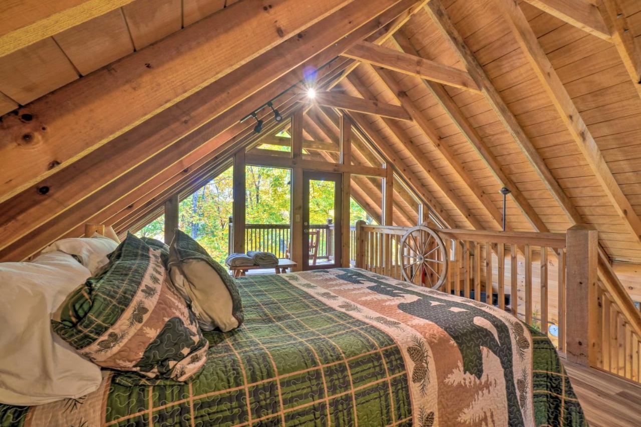 Sevierville Sanctuary Hot Tub, Pool Table And Deck! エクステリア 写真