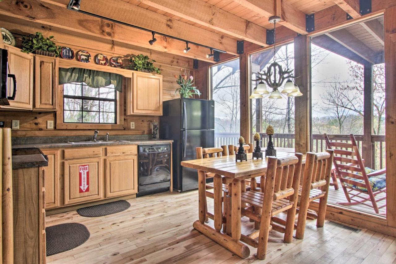 Sevierville Sanctuary Hot Tub, Pool Table And Deck! エクステリア 写真