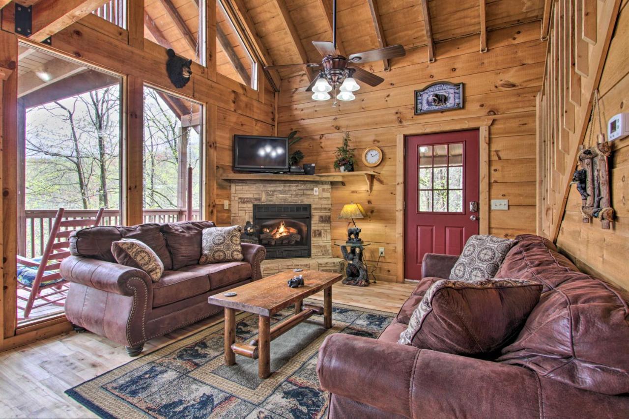 Sevierville Sanctuary Hot Tub, Pool Table And Deck! エクステリア 写真