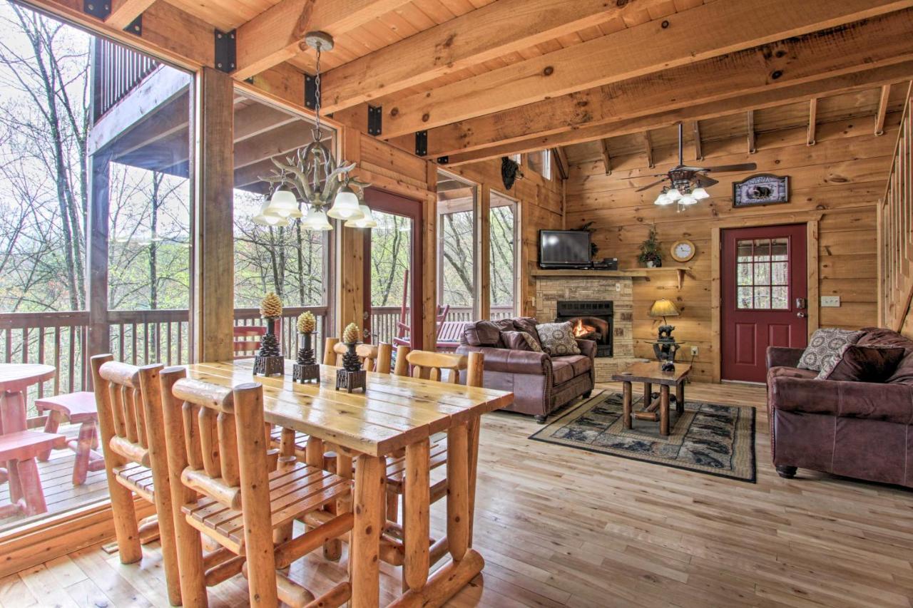 Sevierville Sanctuary Hot Tub, Pool Table And Deck! エクステリア 写真