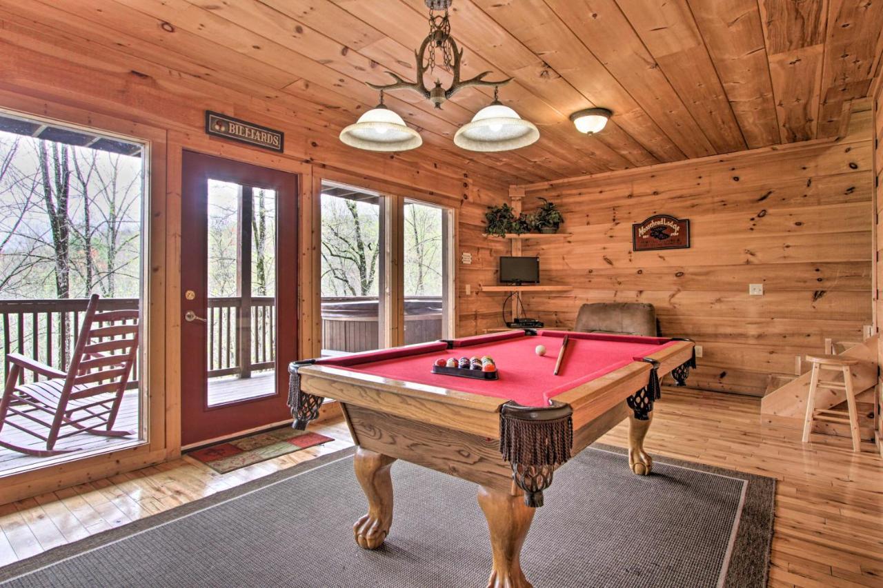 Sevierville Sanctuary Hot Tub, Pool Table And Deck! エクステリア 写真