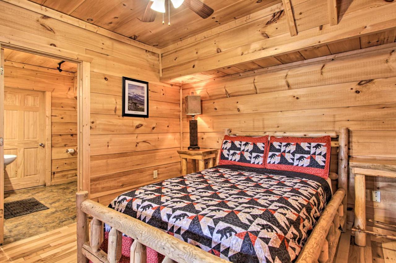 Sevierville Sanctuary Hot Tub, Pool Table And Deck! エクステリア 写真