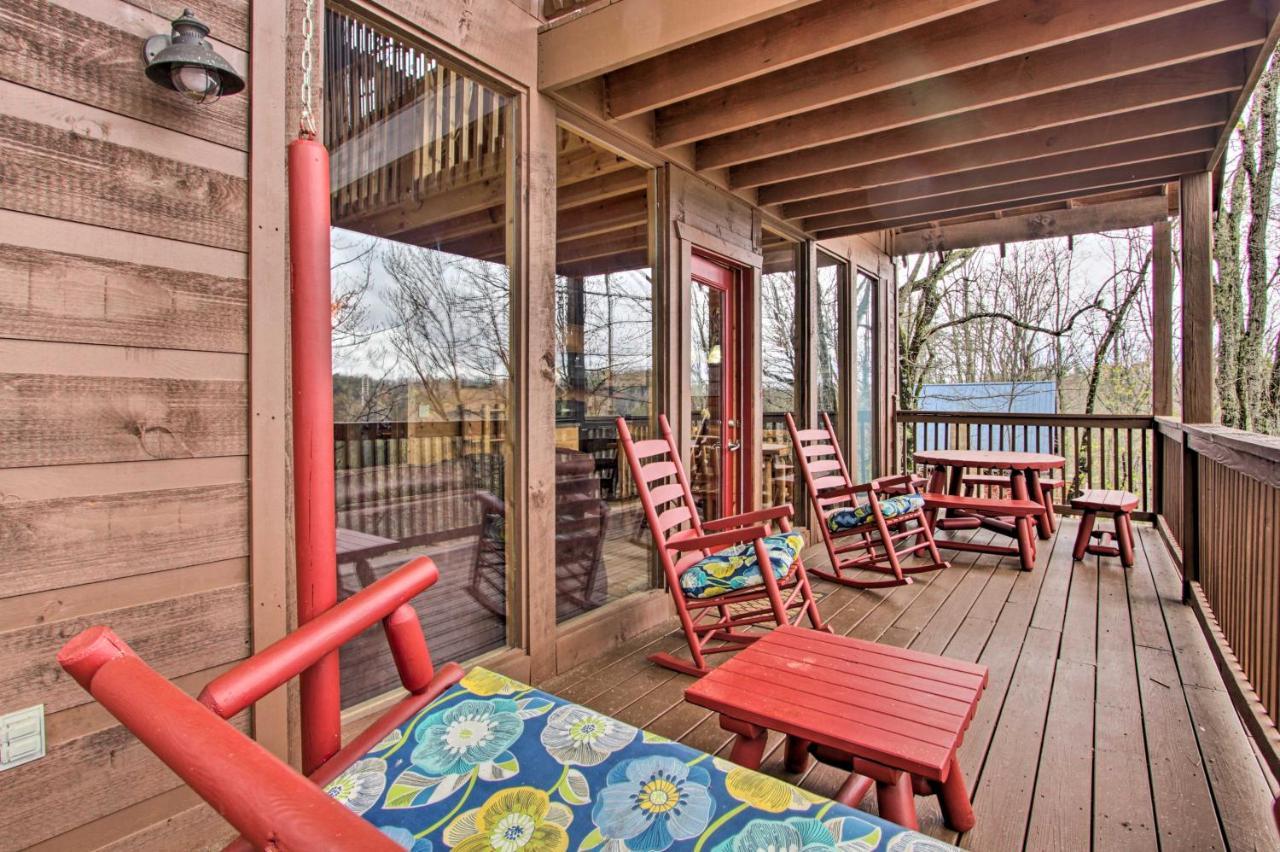 Sevierville Sanctuary Hot Tub, Pool Table And Deck! エクステリア 写真